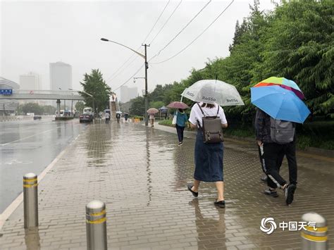 北京城区雨量已达大暴雨量级 海淀等地雨水影响晚高峰 图片频道