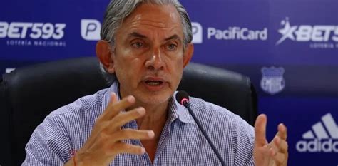 Tiene un contrato de renovación automático José Pileggi sobre