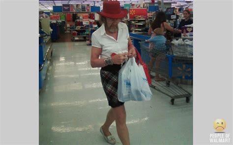 Stupid Funny Pics: Attention Walmart Shoppers