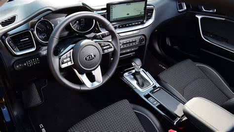 Kia Ceed Sportswagon PHEV (2020-2021) interior & comfort | DrivingElectric