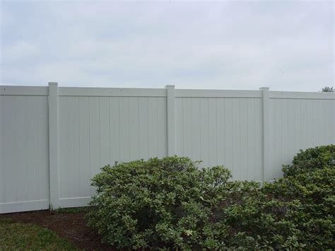 Privacy Fences - Specialty Fence Wholesale Inc.