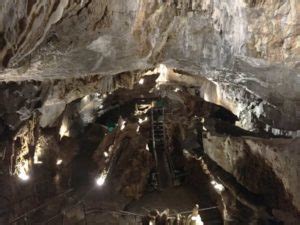 Exploring the Beautiful Underground Labyrinth of Crystal Cave - Uncovering PA