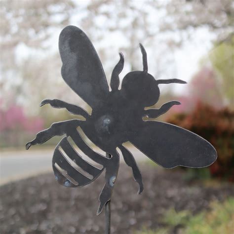 Metal Bee Garden Stake - Steel Gardening Decor - Bumble Bee Yard Art M – Maker Table