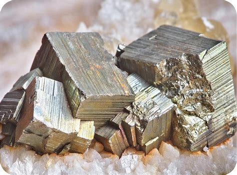 Пирит ️ - Свойства, Значение, Зодия И Сили | Zenlife.bg