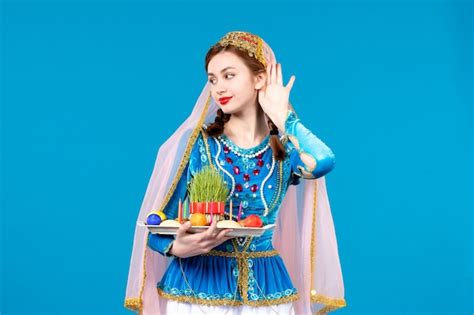 Premium Photo Portrait Of Azeri Woman In Traditional Dress With Xonça