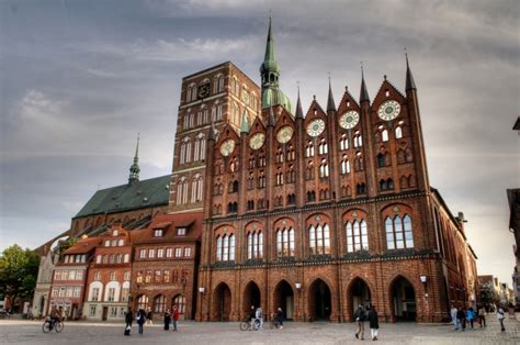 Marktplatz Und Rathaus Stralsund