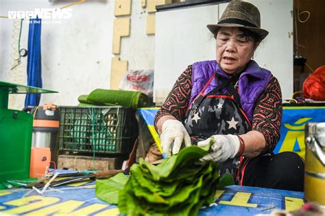 Chợ lá dong lâu đời nhất Hà Nội nhộn nhịp ngày giáp Tết