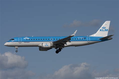 KLM Cityhopper Embraer ERJ 190LR ERJ 190 100LR PH EZG Photo