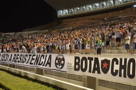 Fotos Torcida Do Botafogo Pb Faz Festa Na Vit Ria Sobre O Goi S Por