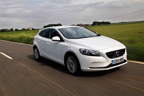 Volvo V40 hatchback review - Car Keys