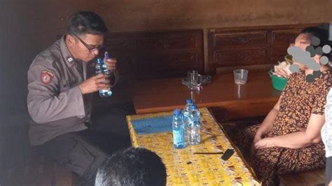 Operasi Pekat Semeru Polisi Sita Ratusan Liter Arak Di Kabupaten