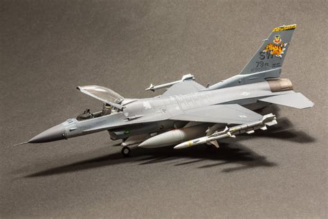 F-16CJ Block 50 Fighting Falcon | IPMS/USA Reviews