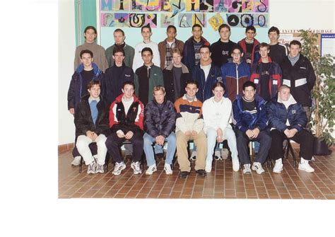 Photo de classe 1ere STI Electrotechnique de 1999 Lycée Emilie De