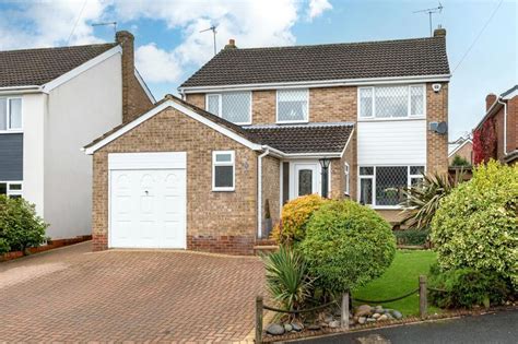 4 Bedroom Detached House For Sale In Arran Drive Horsforth Leeds Ls18