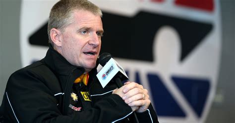 Jeff Burton: NASCAR must get cars closer together