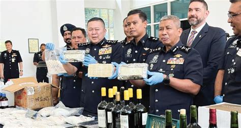 Apartment Jadi Makmal Kokain Polis Rampas Dadah RM9 Juta