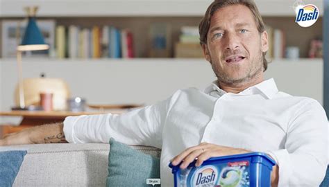 Dash Nuovo Spot Con Francesco Totti E La Regia Di Paolo Genovese Engage