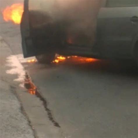 Carro Pega Fogo E Fica Totalmente Destru Do Em Bh V Deo Minas Gerais