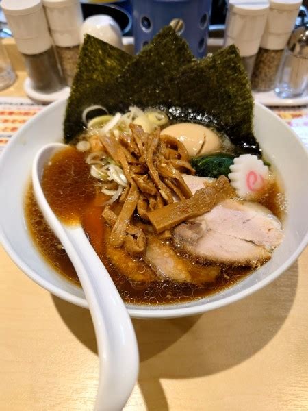 『特製醤油ラーメン 大盛り』中華そば 結。のレビュー ラーメンデータベース