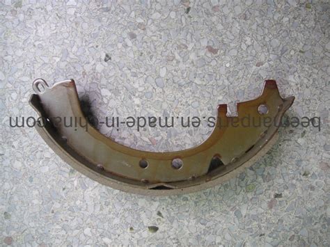 Spare Auto Car Part Semi Metal Brake Shoe For Daihatsu Toyota K2232