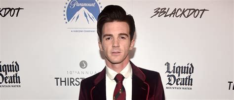 Report Former Nickelodeon Teen Star Drake Bell Separates From Wife