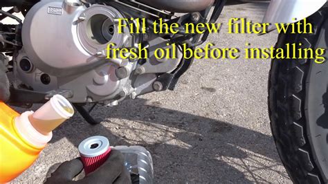 EASY Changing Oil And Oil Filter On A Suzuki 125 DF DR DR Z GN