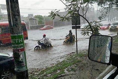 Lluvia Complica Tránsito Vehicular En La Capital Prensa Libre