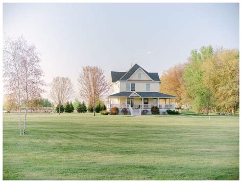 Vintage Inspired Vow Renewal at Sable Inn | Foley, MN • Xsperience