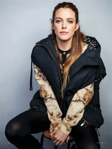 Riley Keough Página 9