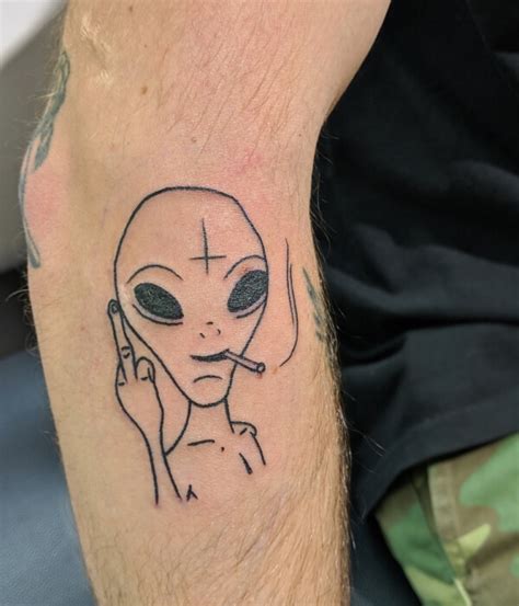 Best 30+ Alien Tattoo Design and Ideas [Inspiration Guide]