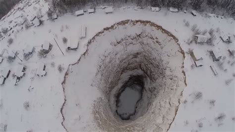 The giant sinkhole near Solikamsk continues to grow · Russia Travel Blog