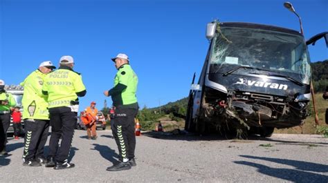 Yolcu otobüsü araziye girdi 14 yaralı