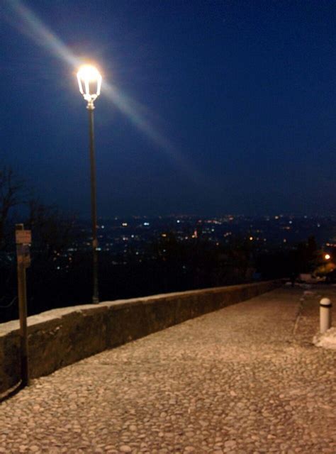 Varese Lampioni A Basso Consumo Per Illuminare Il Sacro Monte