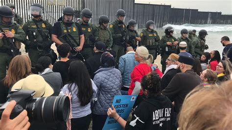 32 Arrested at Border Protest, 1 for Assaulting Border Patrol Agent – NBC Chicago