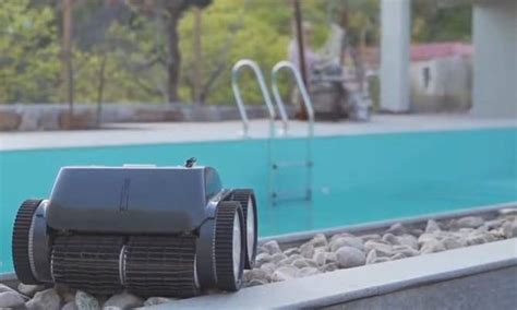 5 Benefits of a Robotic Pool Cleaner - RobotMyLife