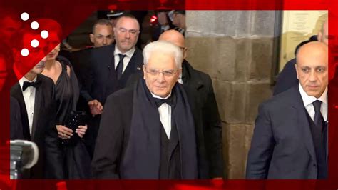 Prima Della Scala Arrivo Mattarella Con La Figlia Laura Youtube