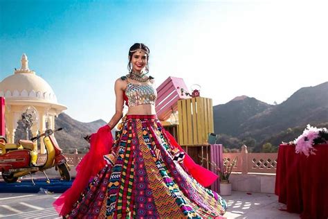 7 Ways To Add Vibrance Of Phulkari Embroidery To Your Wedding Look