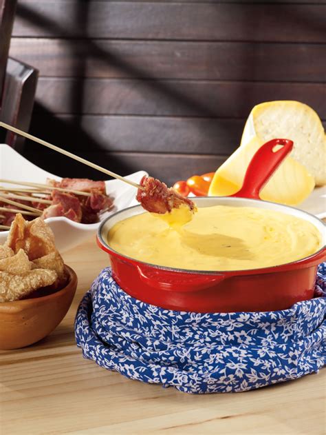 Receta Cazuela fondue de queso y chicharrón La Nación