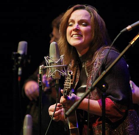 Rhonda Vincent The Rage Review Red Hot Bluegrass