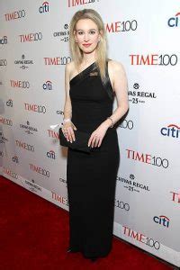 50 Hot Elizabeth Holmes Photos Will Make Your Day Better 12thBlog