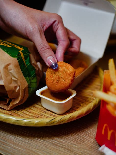 McDonalds Singapore New Curry McNuggets Nasi Lemak Burger Returns