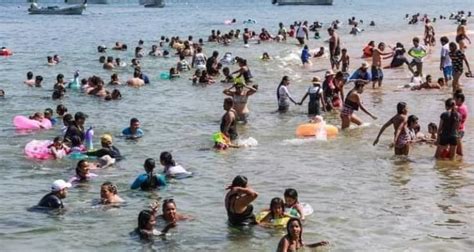 Sin Miedo Al Covid Turistas Abarrotan Las Playas De Acapulco