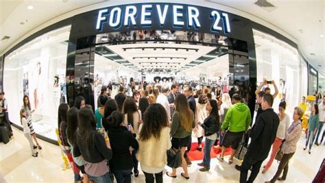 Forever 21 El Retailer Con 800 Tiendas Al Borde De La Bancarrota