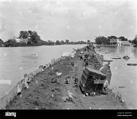 Mississippi river flood 1927 hi-res stock photography and images - Alamy