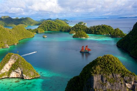 Pulau Wayag Surga Diving Dan Snorkling Menakjubkan Di Raja Ampat