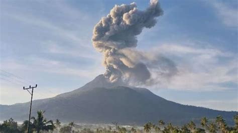 Badan Geologi Potensi Erupsi Gunung Lewotobi Laki Laki Masih Tinggi