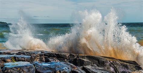 Lake Superior Waves Photograph by Paul Freidlund