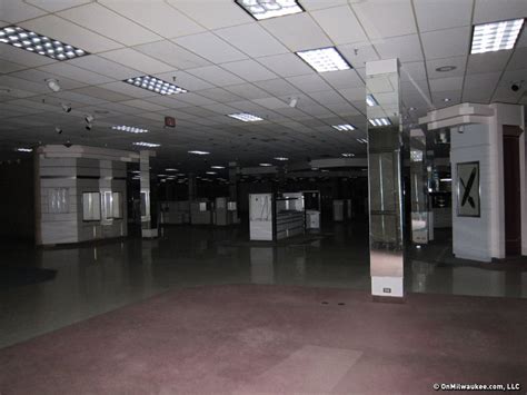 Inside A Ghost Mall Northridge Sits Quietly Unknown Future Ahead Onmilwaukee