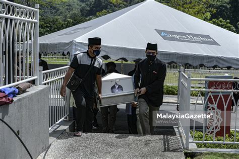 Suasana Pengebumian Allahyarham Tun Ahmad Sarji