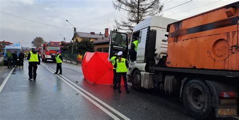 Zderzenie ciężarówki z busami Dwie osoby nie żyją Ciężarówki i